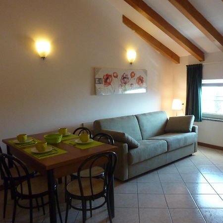 Residence Riva Del Lario Gravedona Kültér fotó