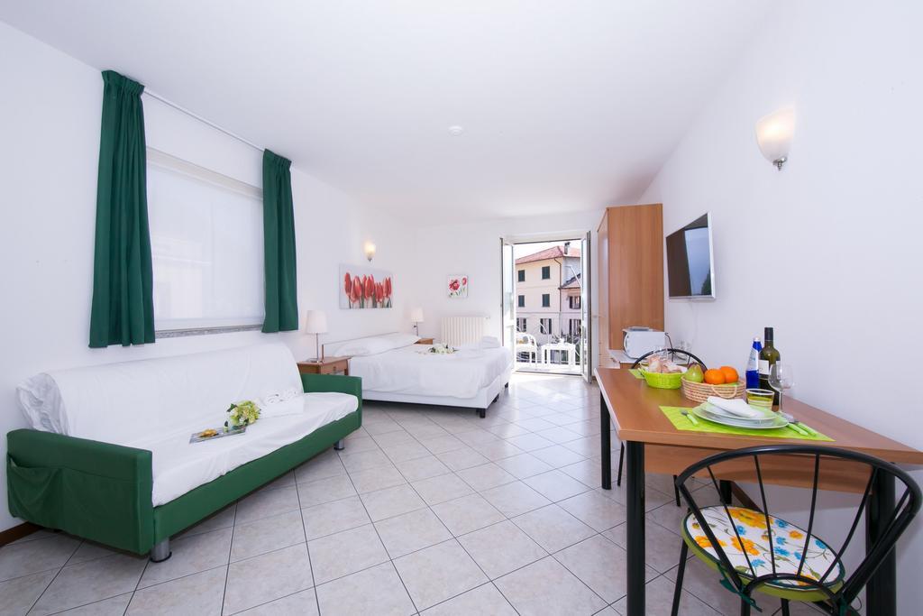 Residence Riva Del Lario Gravedona Kültér fotó