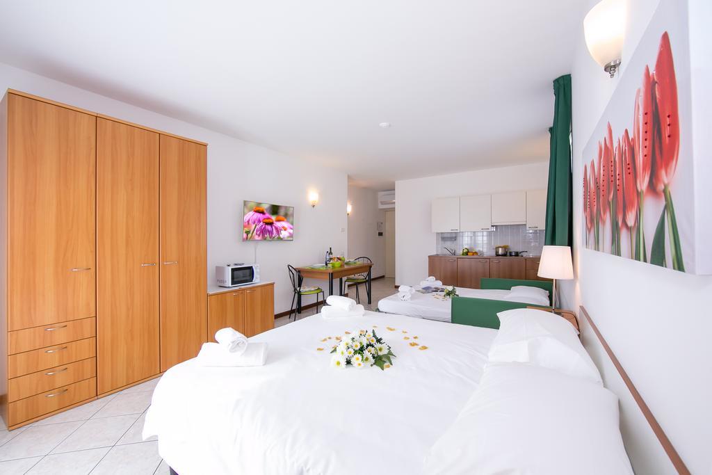 Residence Riva Del Lario Gravedona Kültér fotó