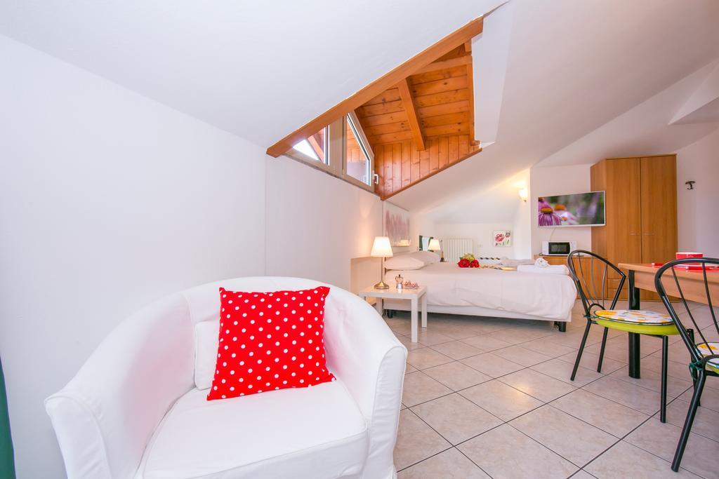Residence Riva Del Lario Gravedona Kültér fotó